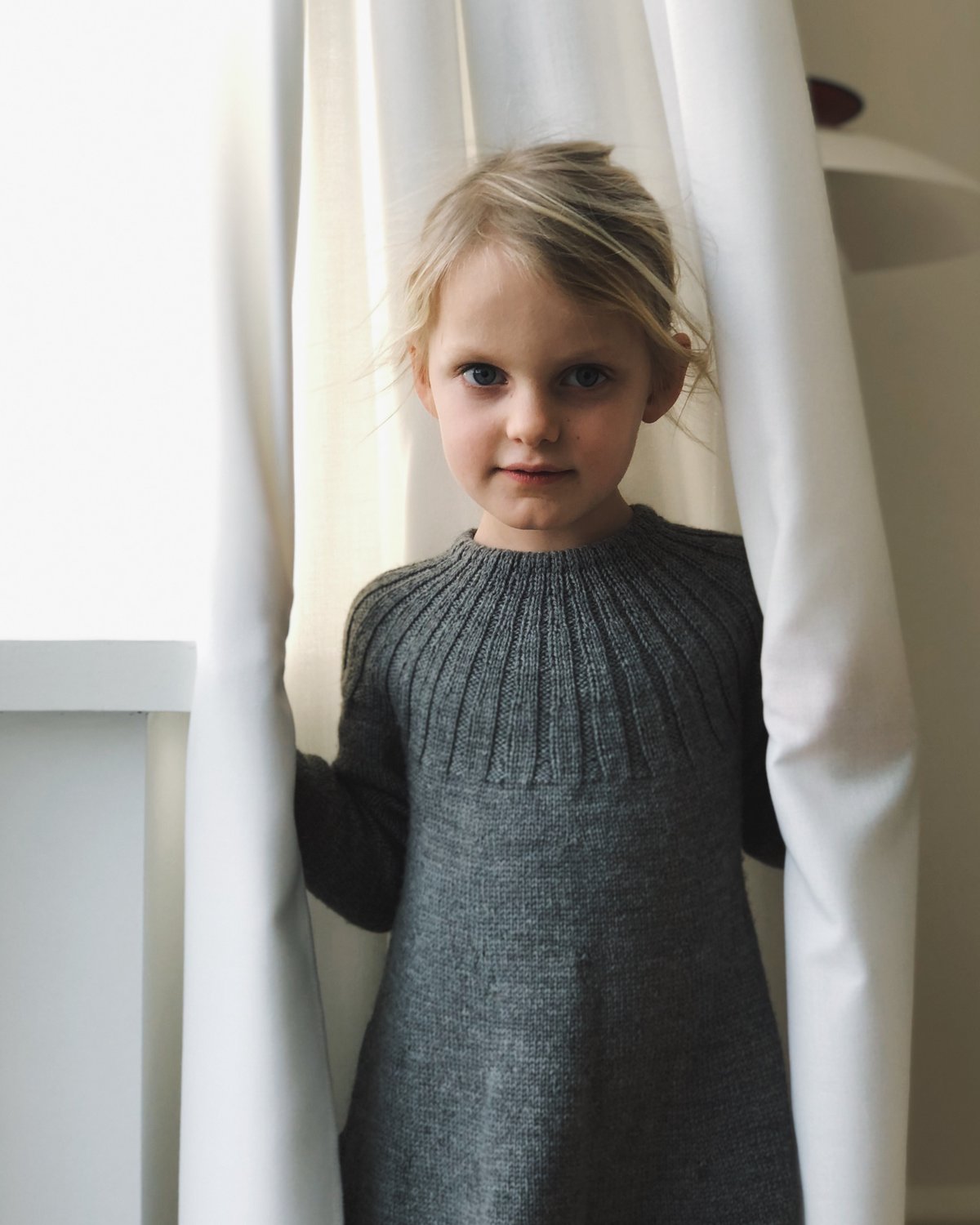 Haralds Kjole | Petiteknit opskrift - Børn: Mini + Junior