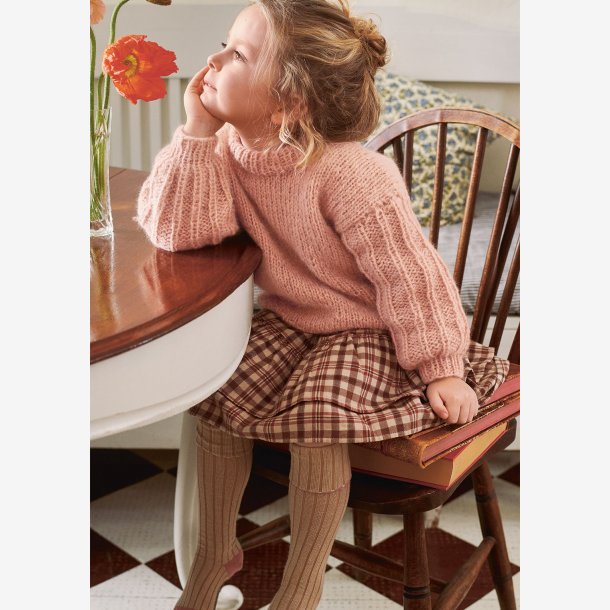 2103 - Model 5 - Elsa Genser