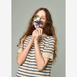 2104 - Model 2 - Marian T-Skjorte