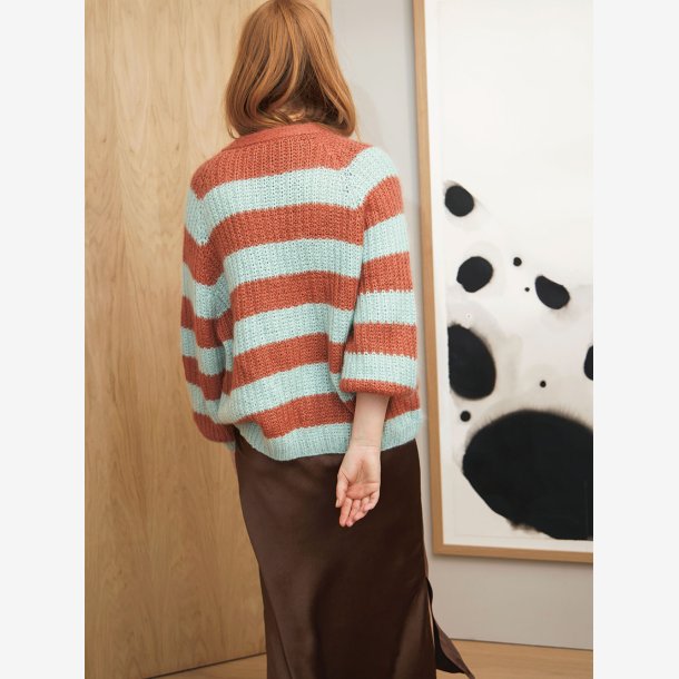 2302 - Model 4 - Brook Cardigan