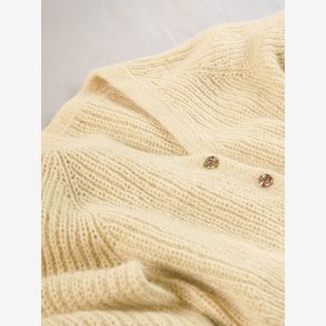 2302 - Model 6 - Brook Cardigan