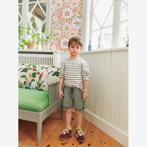 2603 - Model 2 - Jonathan Tee &amp; Shorts 