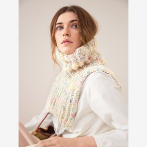 2403 DIY - Model 03 - Hannah Neck 