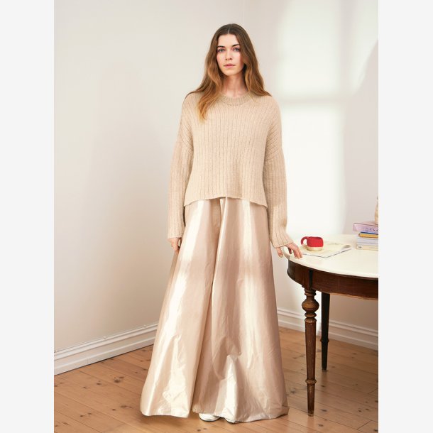 2403 DIY - Model 04 - Hilda Sweater 