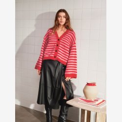 2403 DIY - Model 05 - Hilton Cardigan 