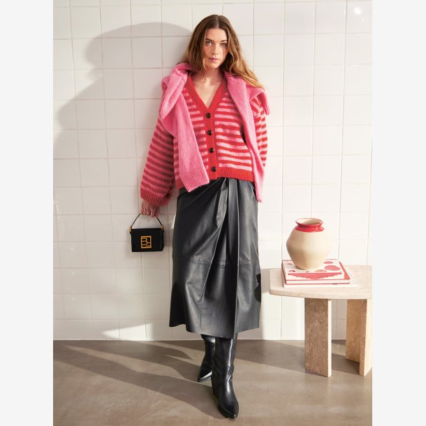 2403 DIY - Model 05 - Hilton Cardigan 