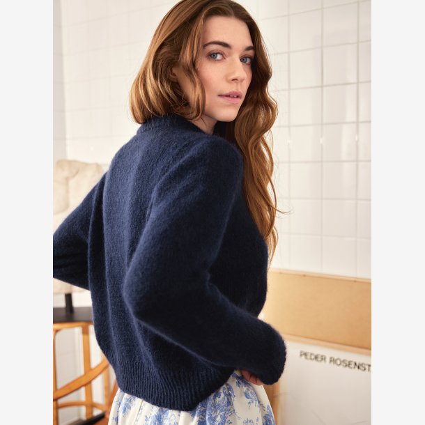 2403 DIY - Model 07 - Spencer Sweater 