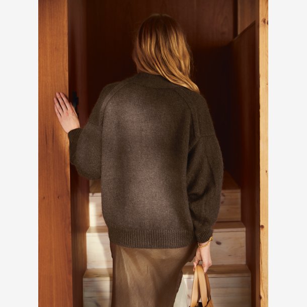 2409 DIY - Model 10 - Agnes Cardigan 