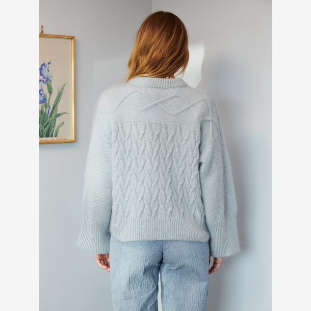 2409 DIY - Model 13 - Heather Sweater 