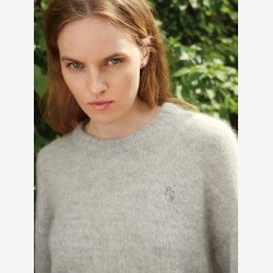 2409 DIY - Model 01 - Molly Sweater 