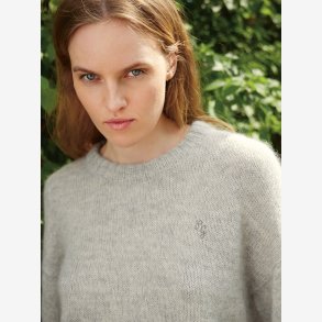 2409 DIY - Model 01 - Molly Sweater 