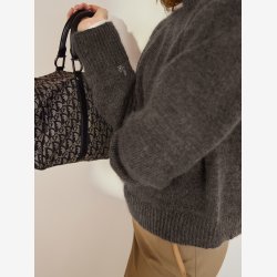 2409 DIY - Model 02 - Sammy Sweater 