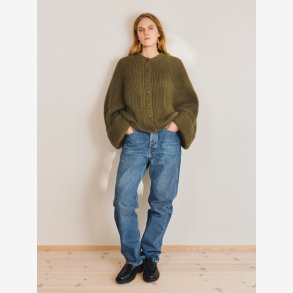 2409 DIY - Model 03 - Penny Cardigan 