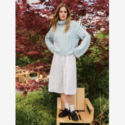 2409 DIY - Model 05 - Cornelia Sweater 