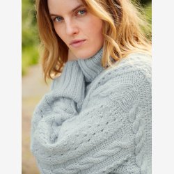 2409 DIY - Model 05 - Cornelia Sweater 