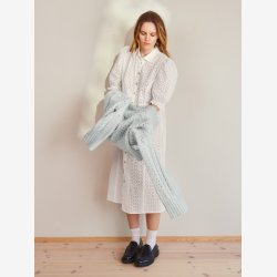 2409 DIY - Model 05 - Cornelia Sweater 