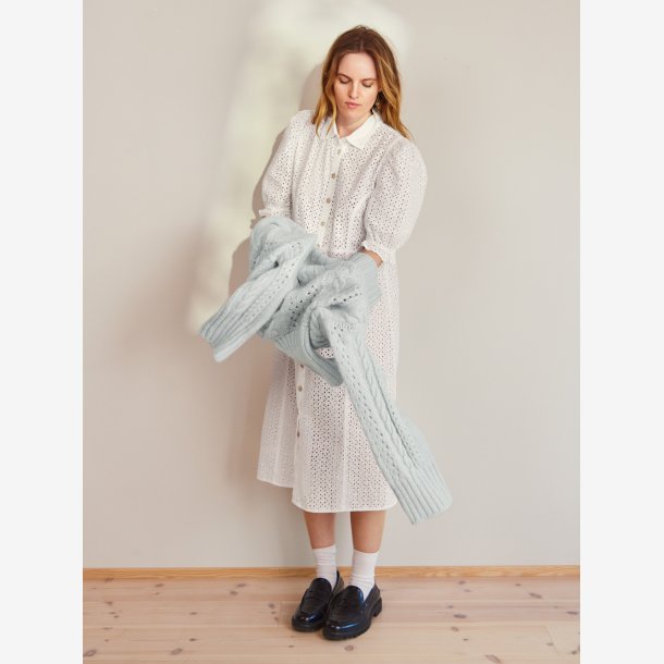 2409 DIY - Model 05 - Cornelia Sweater 