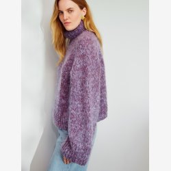 2409 DIY - Model 06 - Noa Sweater 