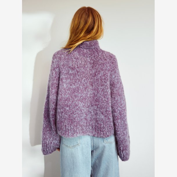 2409 DIY - Model 06 - Noa Sweater 