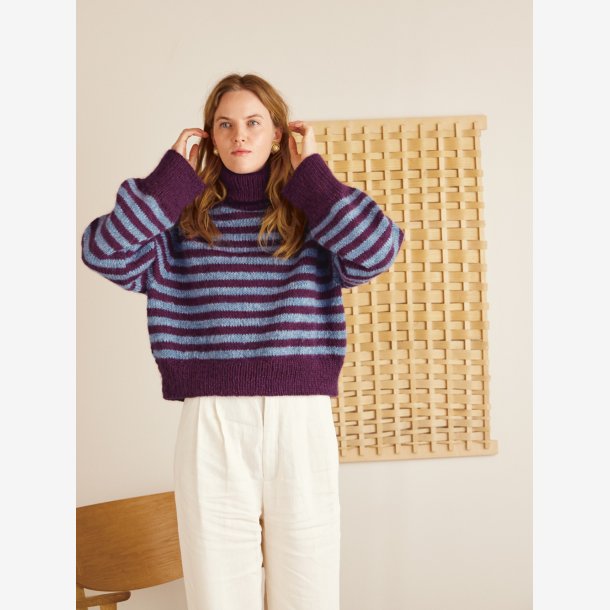 2409 DIY - Model 09 - South Sweater 