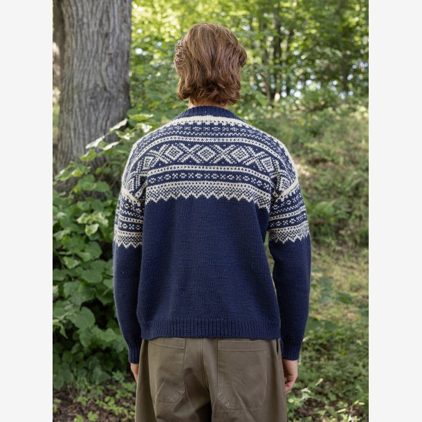 2410 - Model 03 - Marius Herregenser 