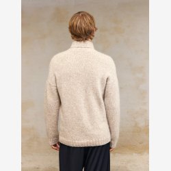 2412 - Model 02 - Dave Sweater Man