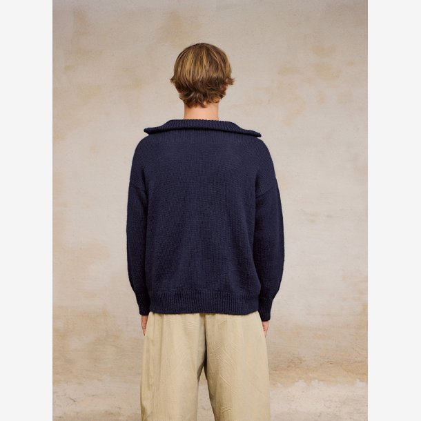 2412 - Model 04 - Matthew Sweater Man