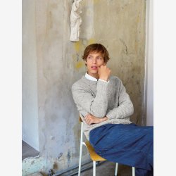 2412 - Model 08 - Brendan Sweater Man Tweed