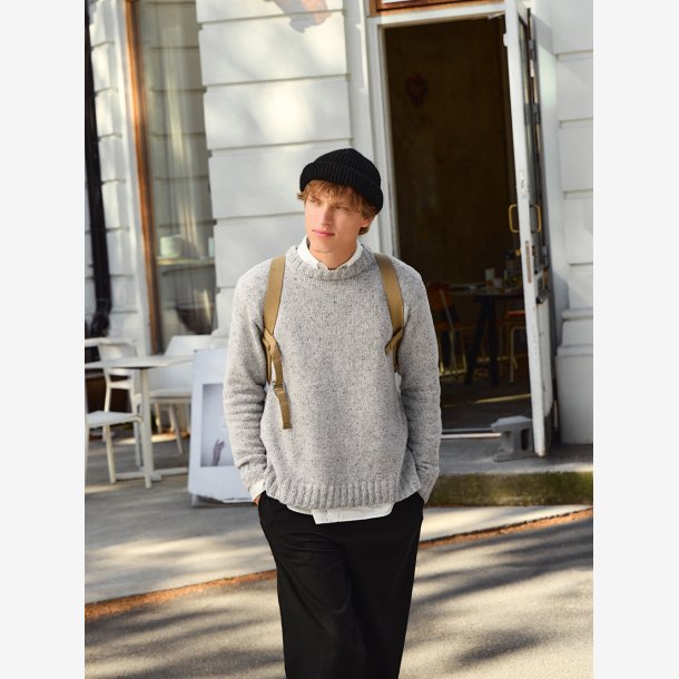 2412 - Model 08 - Brendan Sweater Man Tweed