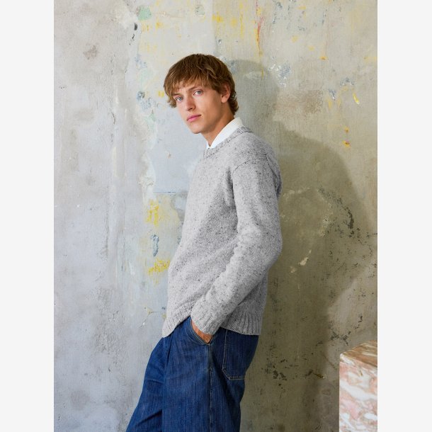 2412 - Model 08 - Brendan Sweater Man Tweed