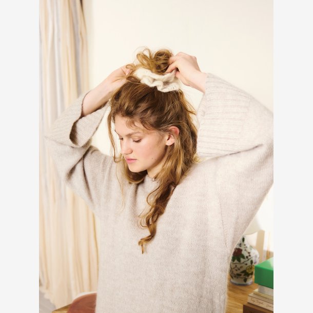 2502 - Fleur Scrunchie - 11 