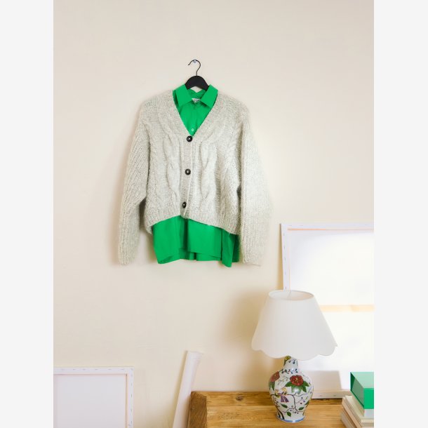 2502 - Harper Cardigan - 01 