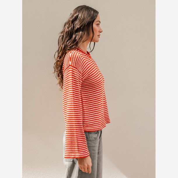 2504 - Cleo Sweater - 02 