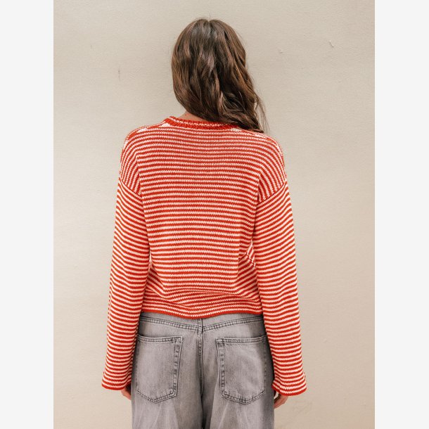 2504 - Cleo Sweater - 02 