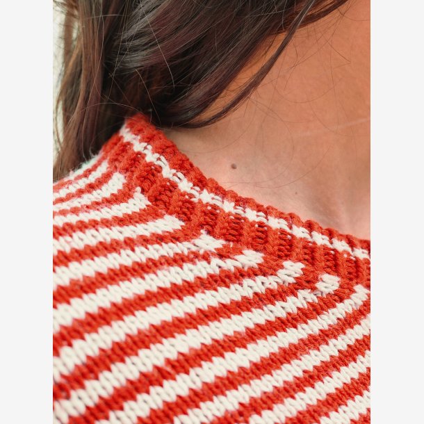 2504 - Cleo Sweater - 02 