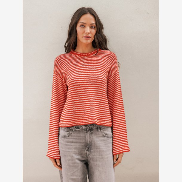 2504 - Cleo Sweater - 02 