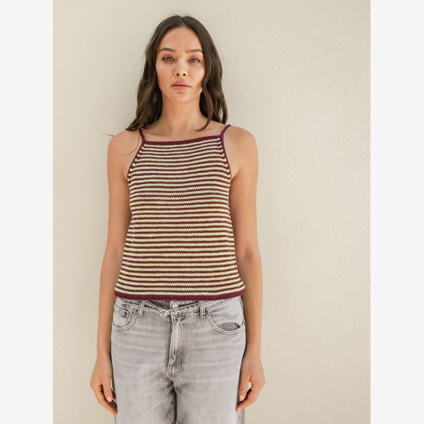 2504 - West Singlet - 08 