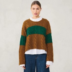 2507 - Model 1B - Brady Sweater 