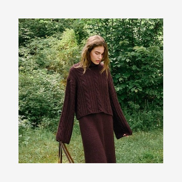 2507 - Model 1A - Brady Sweater 