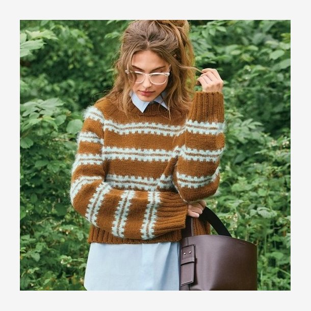 2507 - Model 8 - Ridge Sweater 