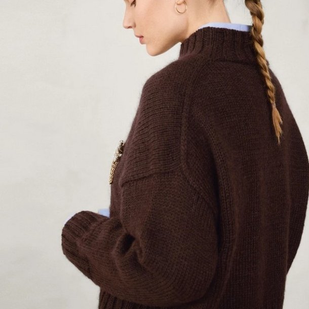 2507 - Model 5 - Mindy Sweater 