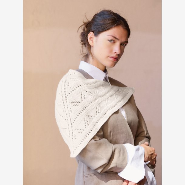 2508 - Model 1 - Petra Scarf