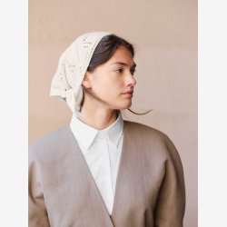 2508 - Model 1 - Petra Scarf