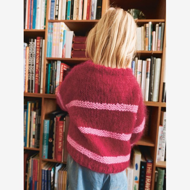 2601 - Model 2 - Skye Sweater Junior 