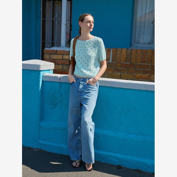 2604 - Model 2 - Elodie Tee