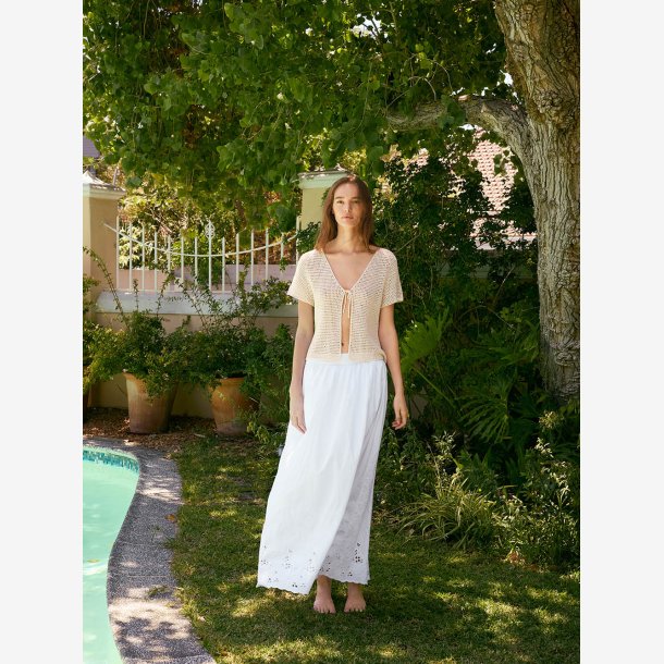 2604 - Model 3 - Ava Blouse 