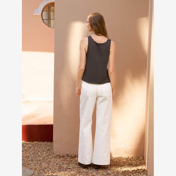 2604 - Model 8 - Roselyn Top 