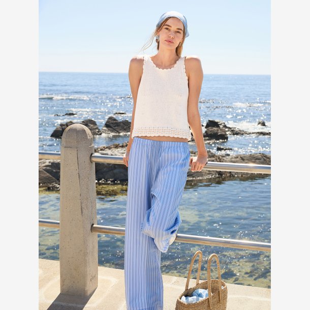 2604 - Model 8 - Roselyn Top 