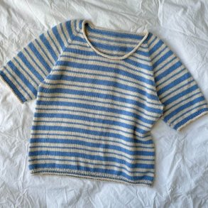 Amlie Tee - Opskrift fra Petiteknit 