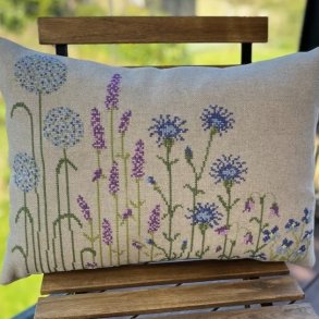 Blue Flowers Pillow - Pomp Stitch